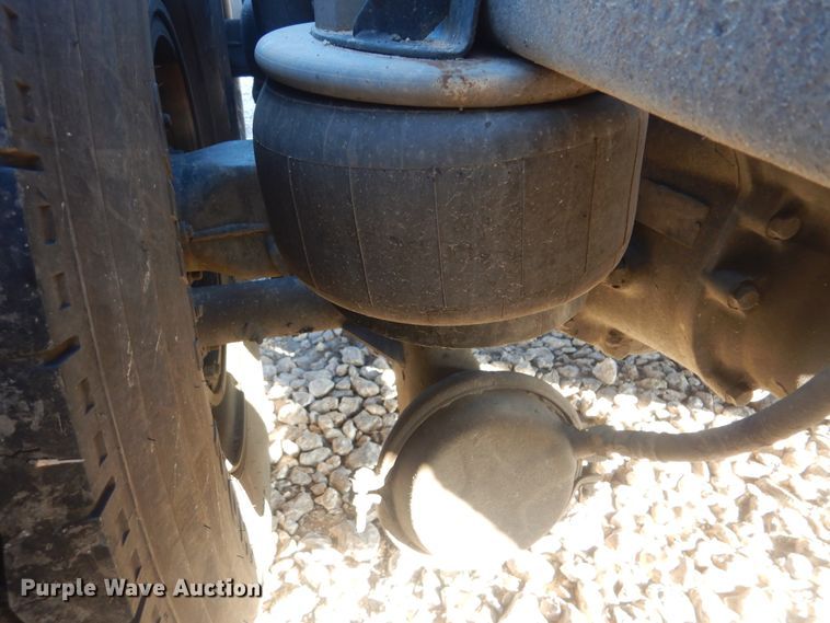 image for item DJ8548 2006 Kenworth T600  semi truck