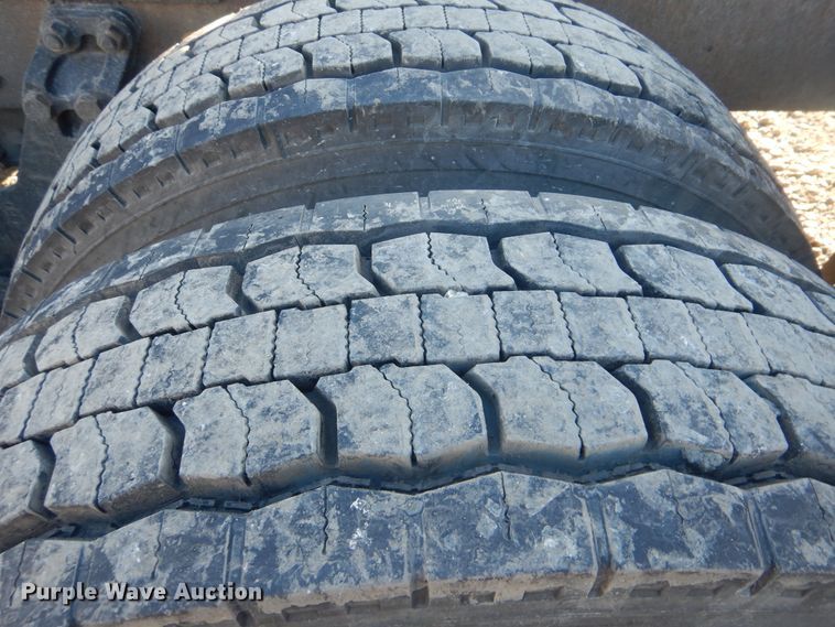 image for item DJ8548 2006 Kenworth T600  semi truck