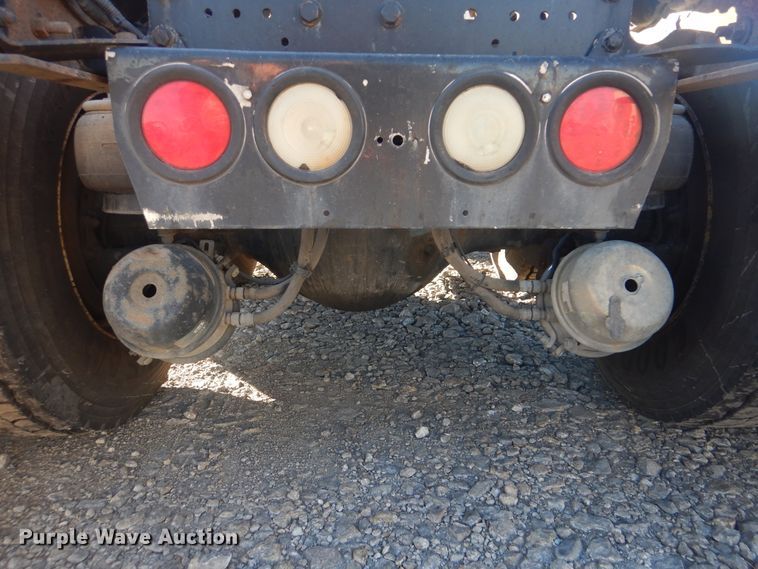 image for item DJ8548 2006 Kenworth T600  semi truck