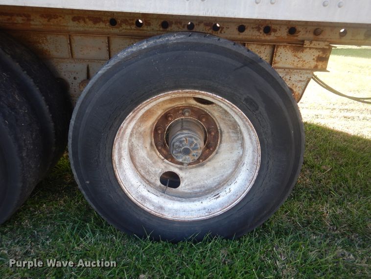 image for item DJ8551 1987 Fruehauf FPX-F2-48 dry van trailer