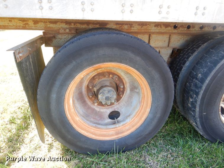 image for item DJ8551 1987 Fruehauf FPX-F2-48 dry van trailer