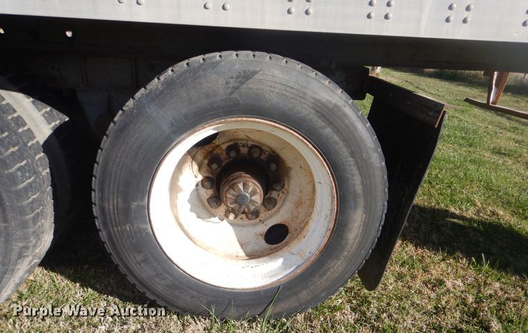image for item DJ8551 1987 Fruehauf FPX-F2-48 dry van trailer
