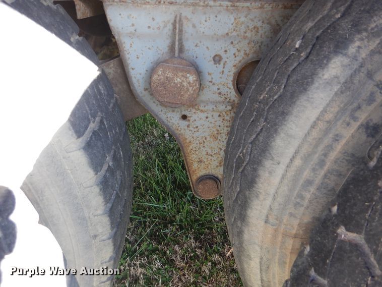 image for item DJ8551 1987 Fruehauf FPX-F2-48 dry van trailer