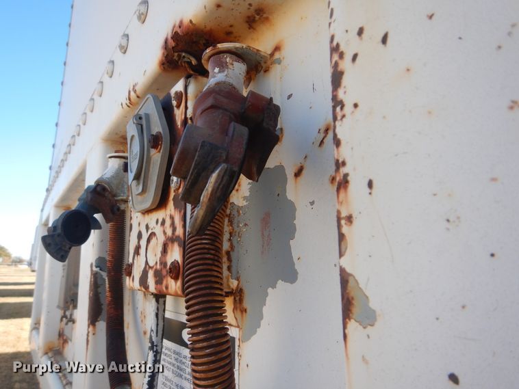 image for item DJ8551 1987 Fruehauf FPX-F2-48 dry van trailer