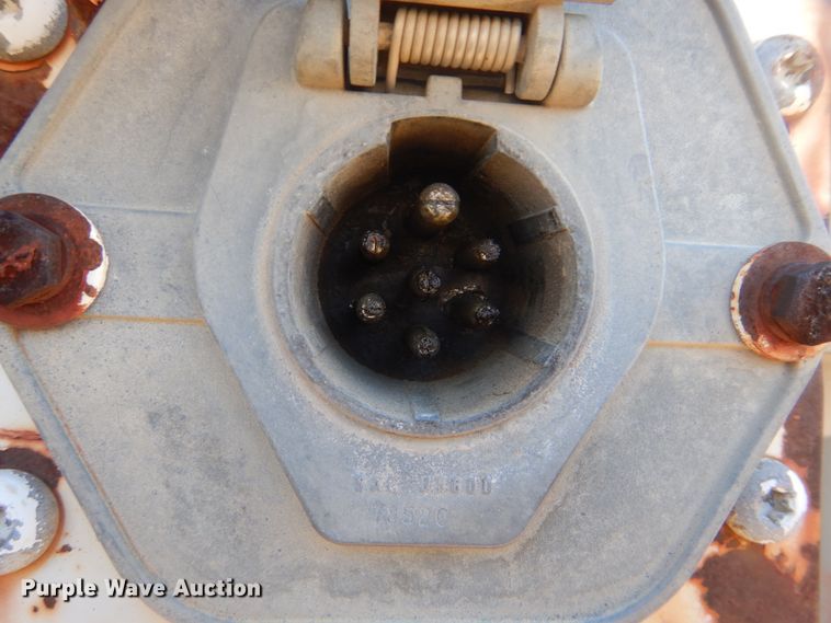 image for item DJ8551 1987 Fruehauf FPX-F2-48 dry van trailer