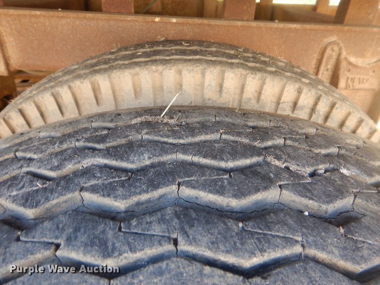 image for item DJ8552 1962 Fruehauf VB6-R2-40 dry van trailer