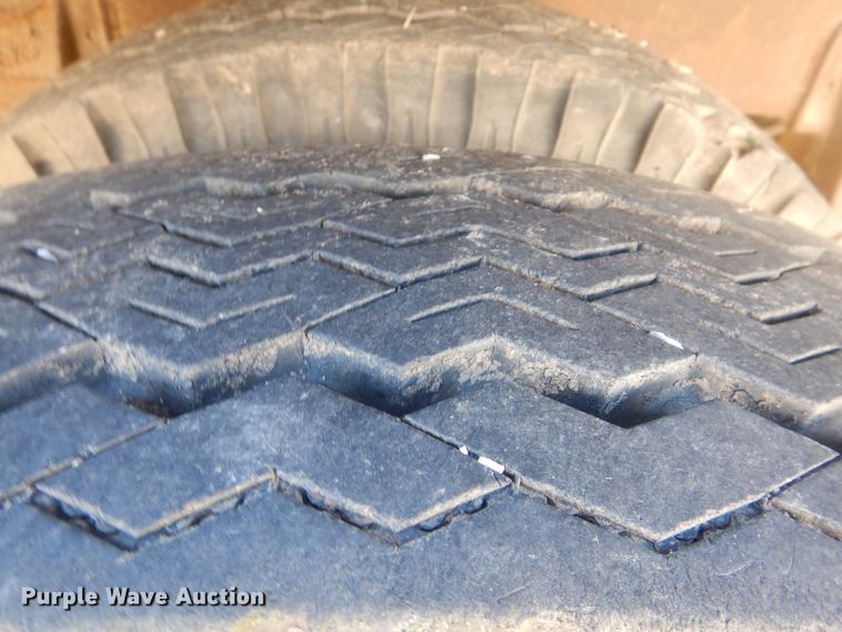 image for item DJ8552 1962 Fruehauf VB6-R2-40 dry van trailer