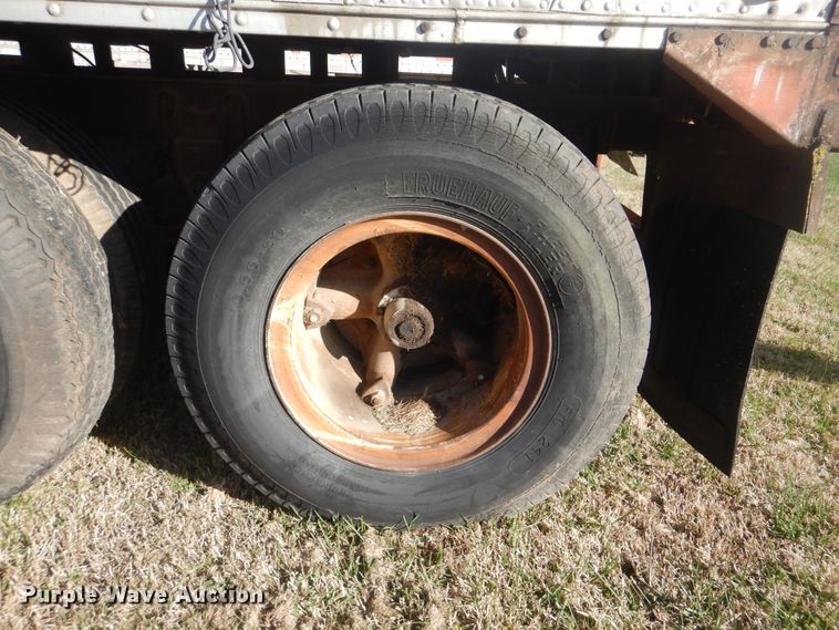 image for item DJ8552 1962 Fruehauf VB6-R2-40 dry van trailer