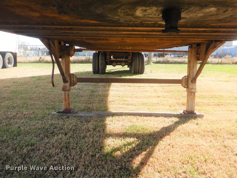 image for item DJ8552 1962 Fruehauf VB6-R2-40 dry van trailer