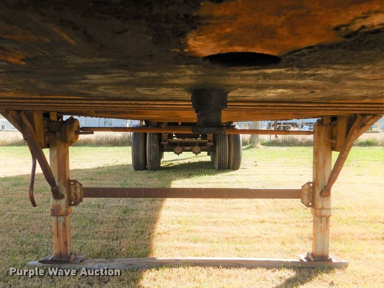 image for item DJ8552 1962 Fruehauf VB6-R2-40 dry van trailer