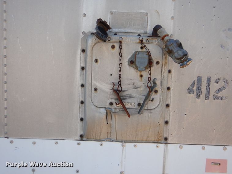 image for item DJ8552 1962 Fruehauf VB6-R2-40 dry van trailer