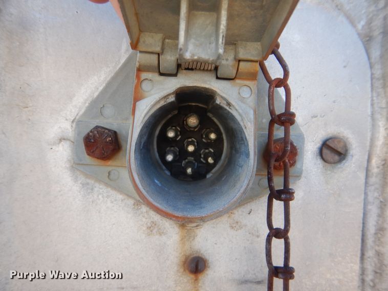 image for item DJ8552 1962 Fruehauf VB6-R2-40 dry van trailer