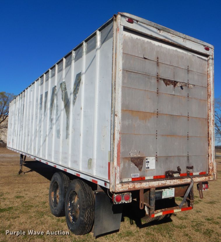 image for item DJ8554 1969 Fruehauf dry van trailer