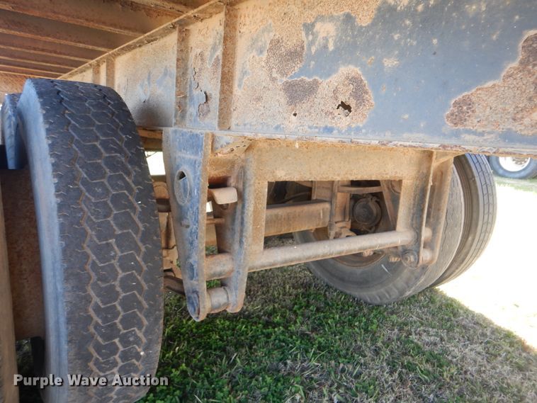 image for item DJ8554 1969 Fruehauf dry van trailer