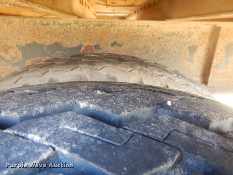 image for item DJ8554 1969 Fruehauf dry van trailer