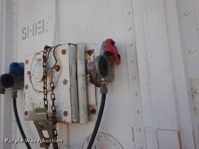 image for item DJ8554 1969 Fruehauf dry van trailer