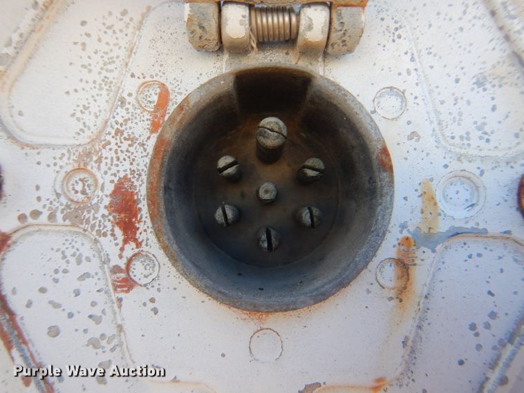 image for item DJ8554 1969 Fruehauf dry van trailer