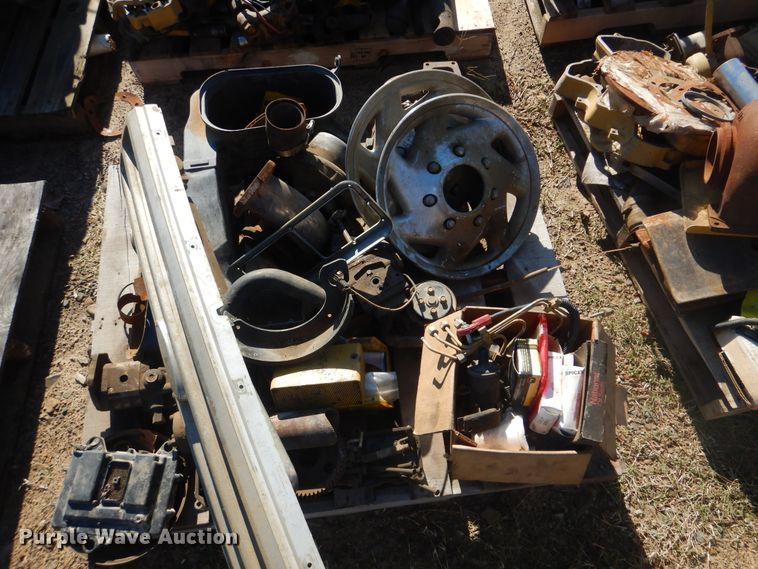 image for item DJ8565 Truck parts