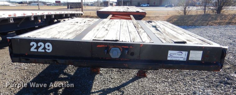 image for item DJ8573 1975 Fruehauf flatbed trailer