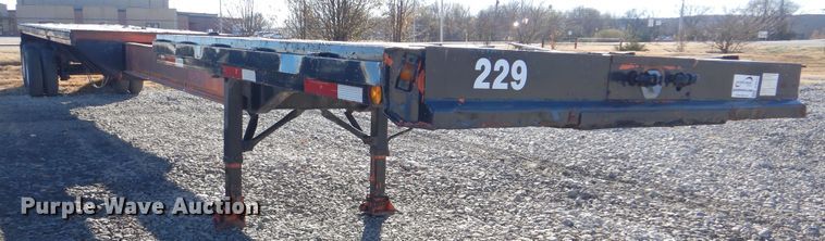 image for item DJ8573 1975 Fruehauf flatbed trailer