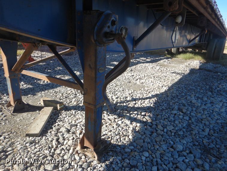 image for item DJ8574 2005 Utility FS2CHS flatbed trailer