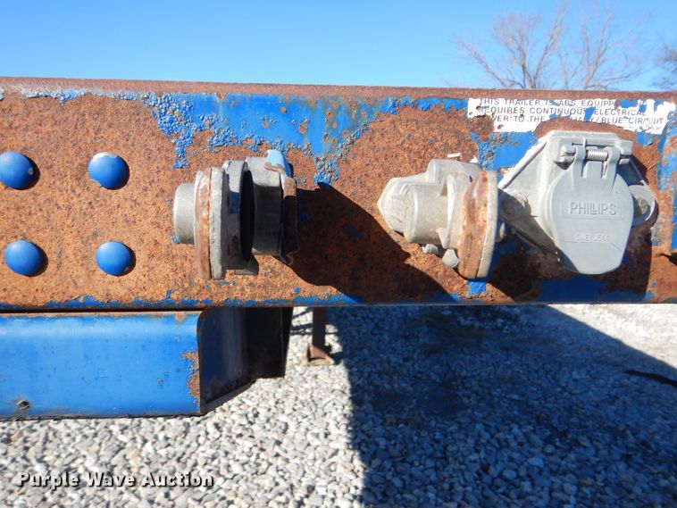 image for item DJ8574 2005 Utility FS2CHS flatbed trailer