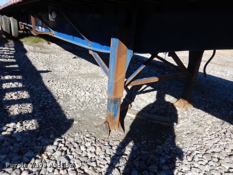 image for item DJ8574 2005 Utility FS2CHS flatbed trailer