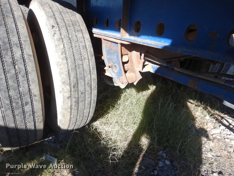 image for item DJ8574 2005 Utility FS2CHS flatbed trailer