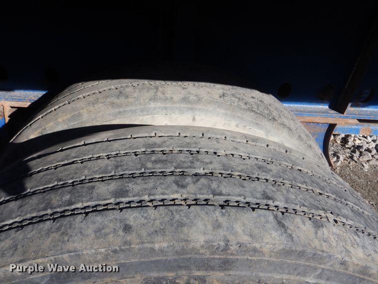 image for item DJ8574 2005 Utility FS2CHS flatbed trailer