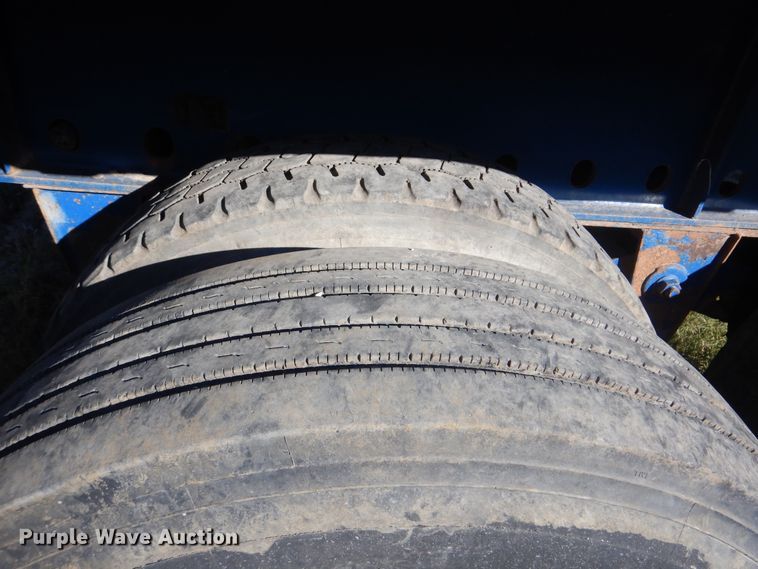 image for item DJ8574 2005 Utility FS2CHS flatbed trailer