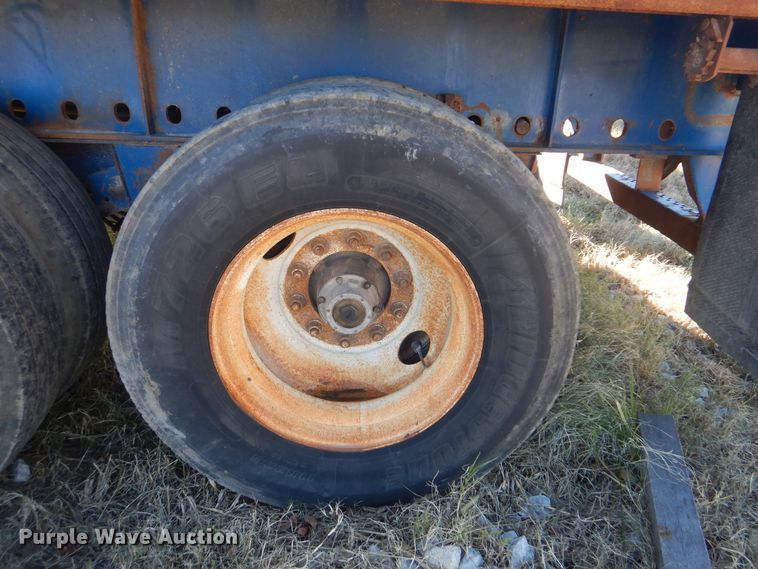 image for item DJ8574 2005 Utility FS2CHS flatbed trailer