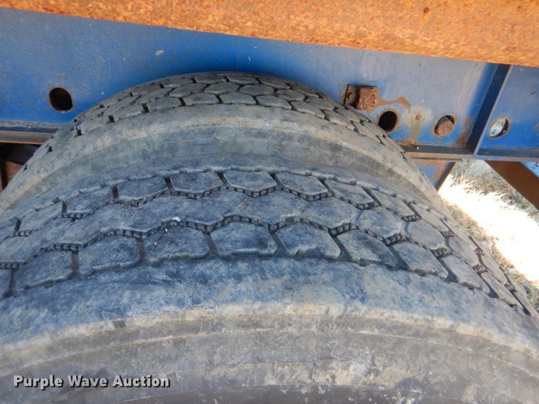 image for item DJ8574 2005 Utility FS2CHS flatbed trailer