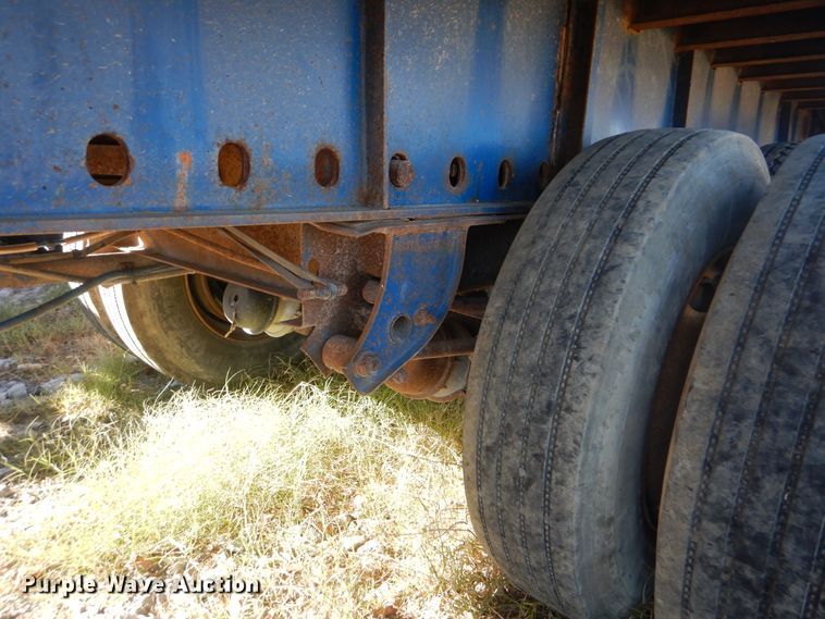 image for item DJ8574 2005 Utility FS2CHS flatbed trailer