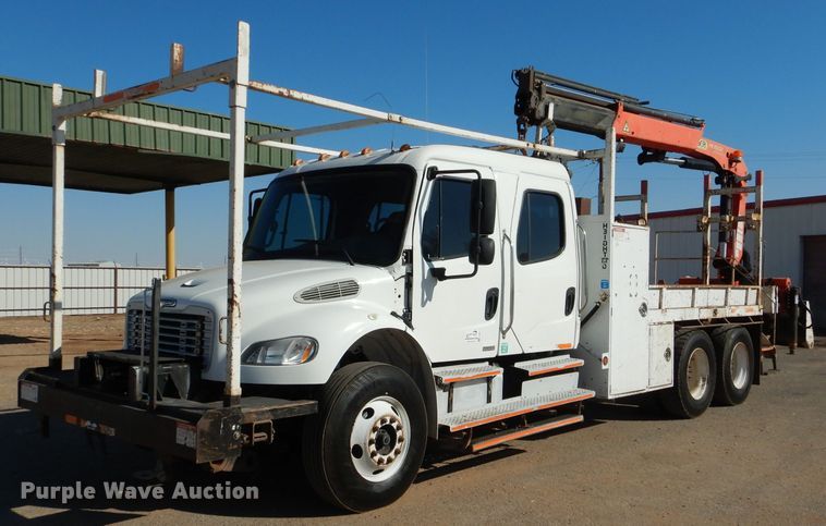 image for item DJ8811 2004 Freightliner Business Class M2  crane truck
