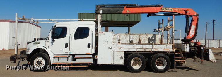 image for item DJ8811 2004 Freightliner Business Class M2  crane truck