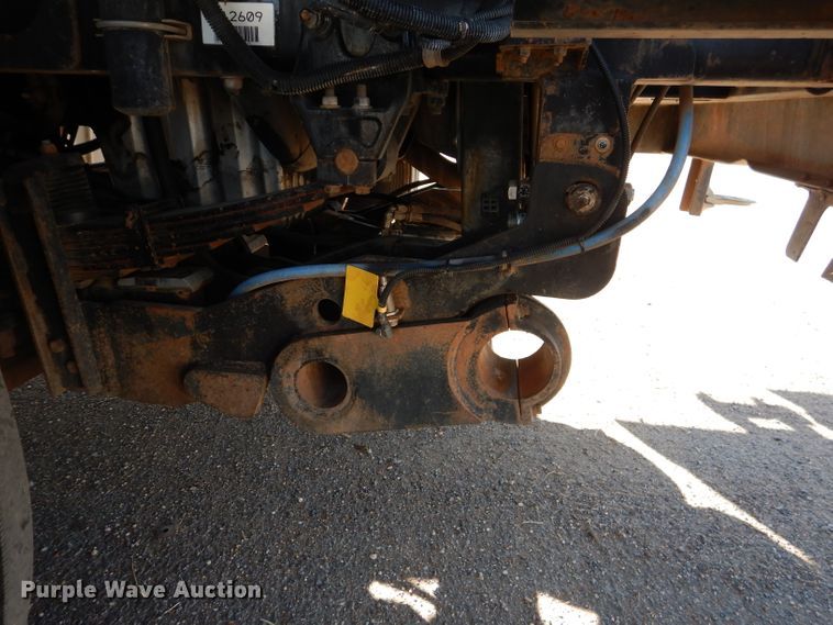 image for item DJ8811 2004 Freightliner Business Class M2  crane truck