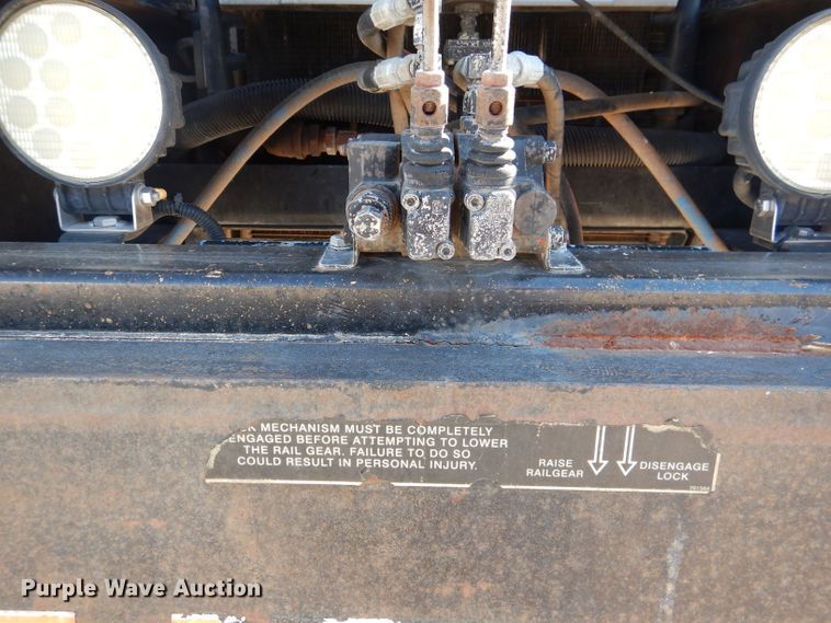 image for item DJ8811 2004 Freightliner Business Class M2  crane truck