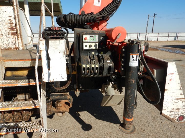 image for item DJ8811 2004 Freightliner Business Class M2  crane truck