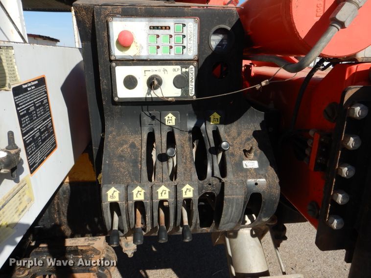 image for item DJ8811 2004 Freightliner Business Class M2  crane truck