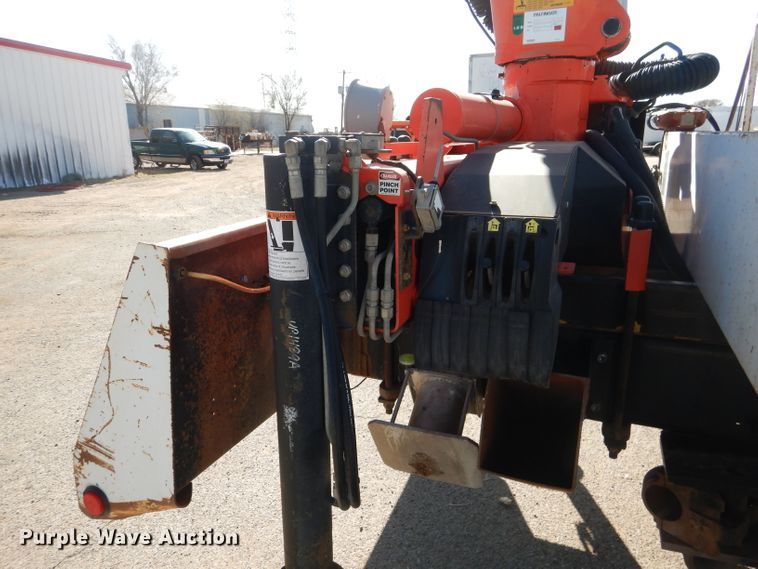 image for item DJ8811 2004 Freightliner Business Class M2  crane truck