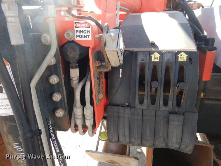 image for item DJ8811 2004 Freightliner Business Class M2  crane truck