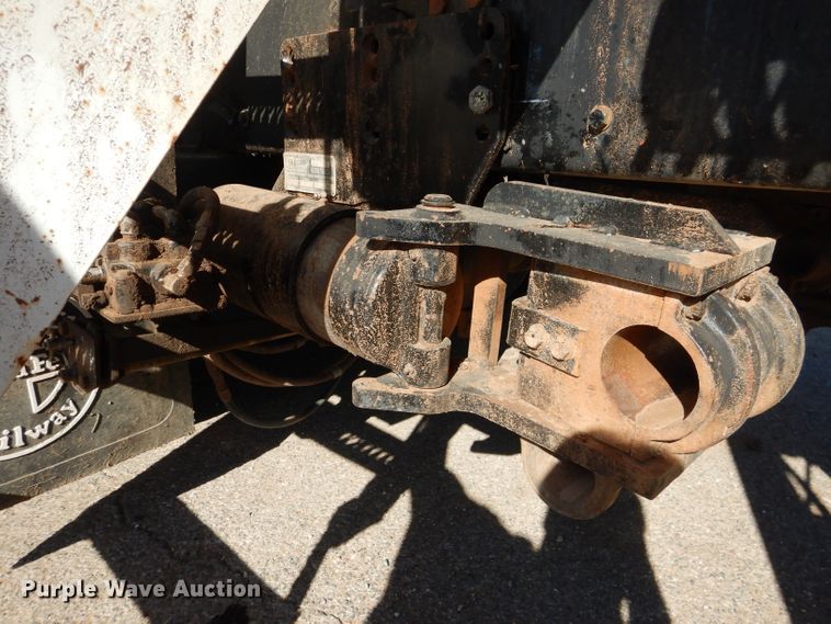 image for item DJ8811 2004 Freightliner Business Class M2  crane truck