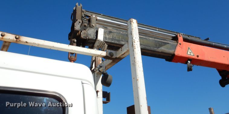 image for item DJ8811 2004 Freightliner Business Class M2  crane truck