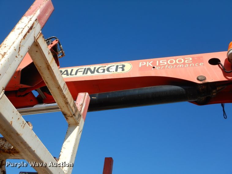 image for item DJ8811 2004 Freightliner Business Class M2  crane truck