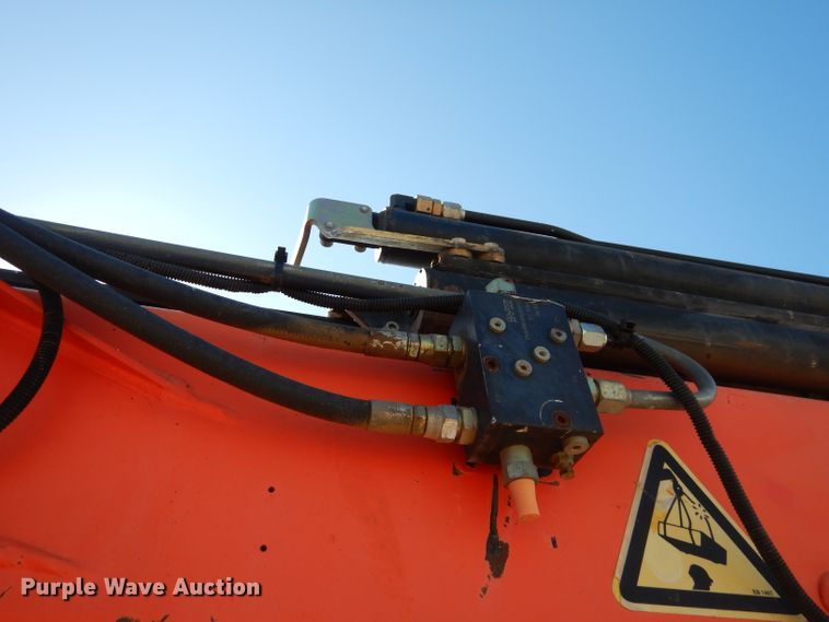 image for item DJ8811 2004 Freightliner Business Class M2  crane truck