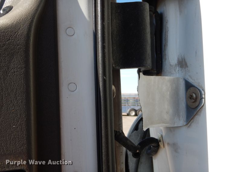 image for item DJ8811 2004 Freightliner Business Class M2  crane truck