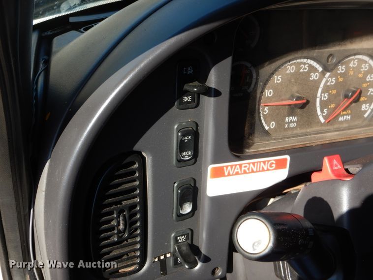 image for item DJ8811 2004 Freightliner Business Class M2  crane truck