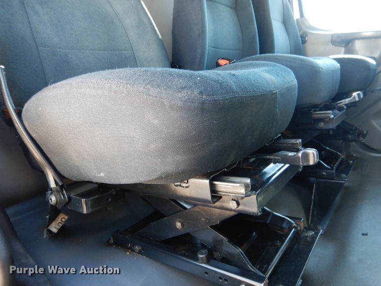 image for item DJ8811 2004 Freightliner Business Class M2  crane truck