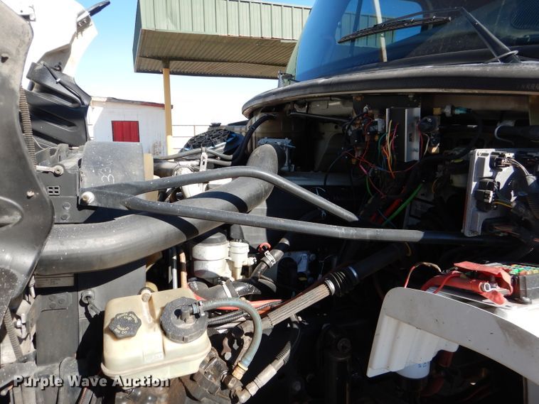 image for item DJ8811 2004 Freightliner Business Class M2  crane truck