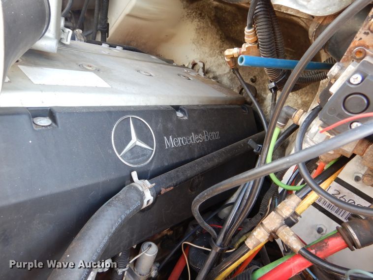 image for item DJ8811 2004 Freightliner Business Class M2  crane truck